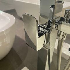 Vòi sen xả bồn tắm TOTO TBG02306B/TBN01105B