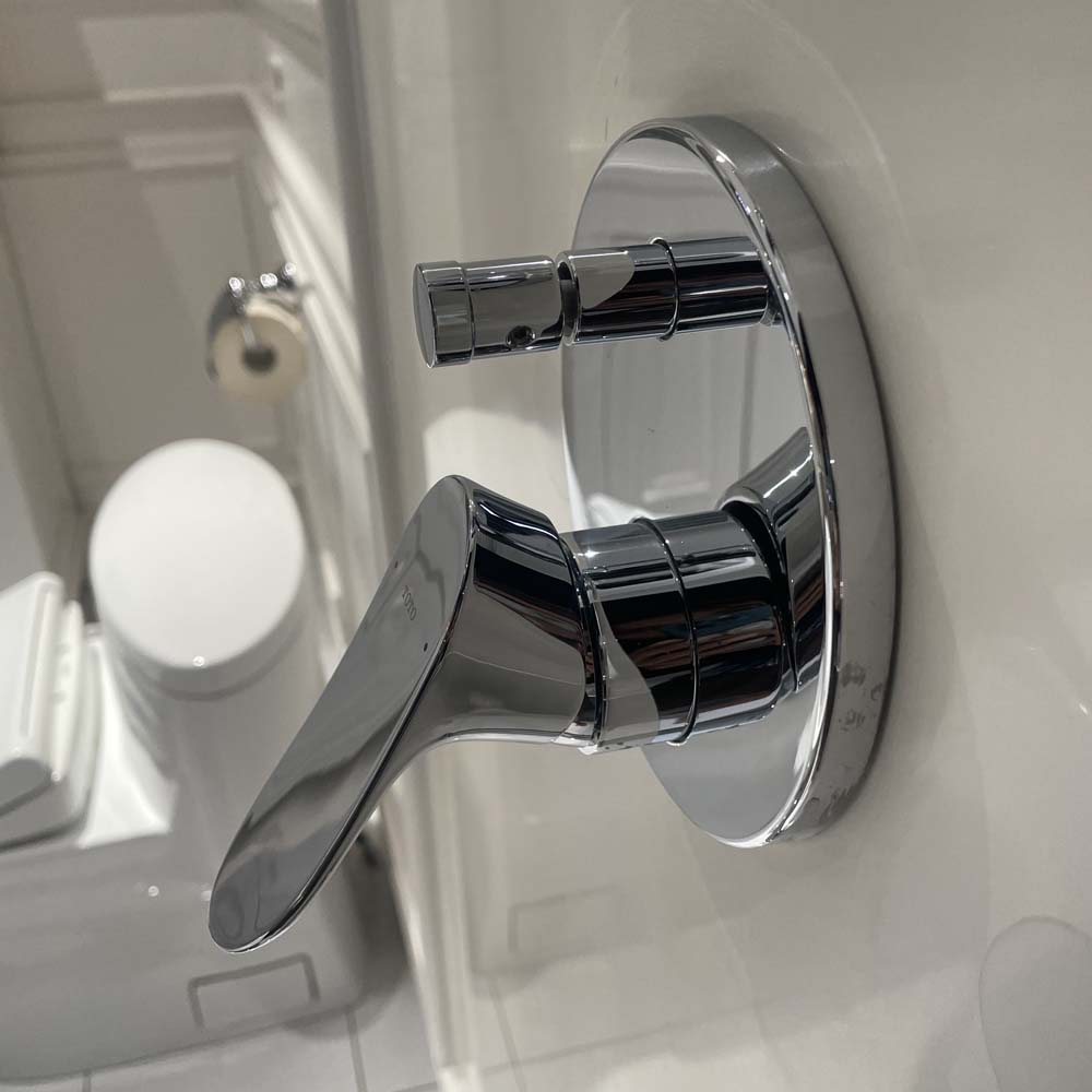 Van điều chỉnh nóng lạnh TOTO TBG01304B/TBN01001B