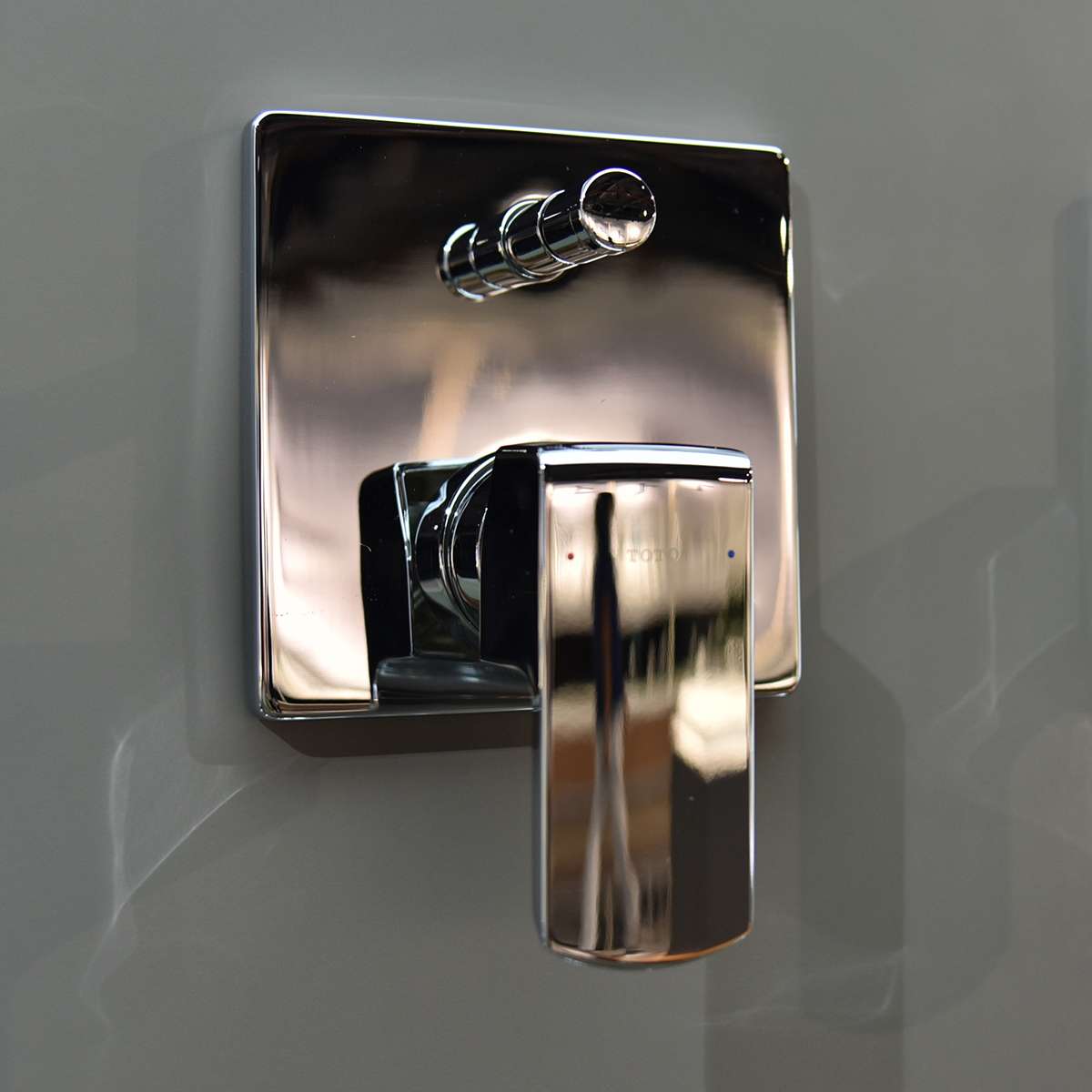 Van điều chỉnh nóng lạnh TOTO TBG02304B/TBN01001B