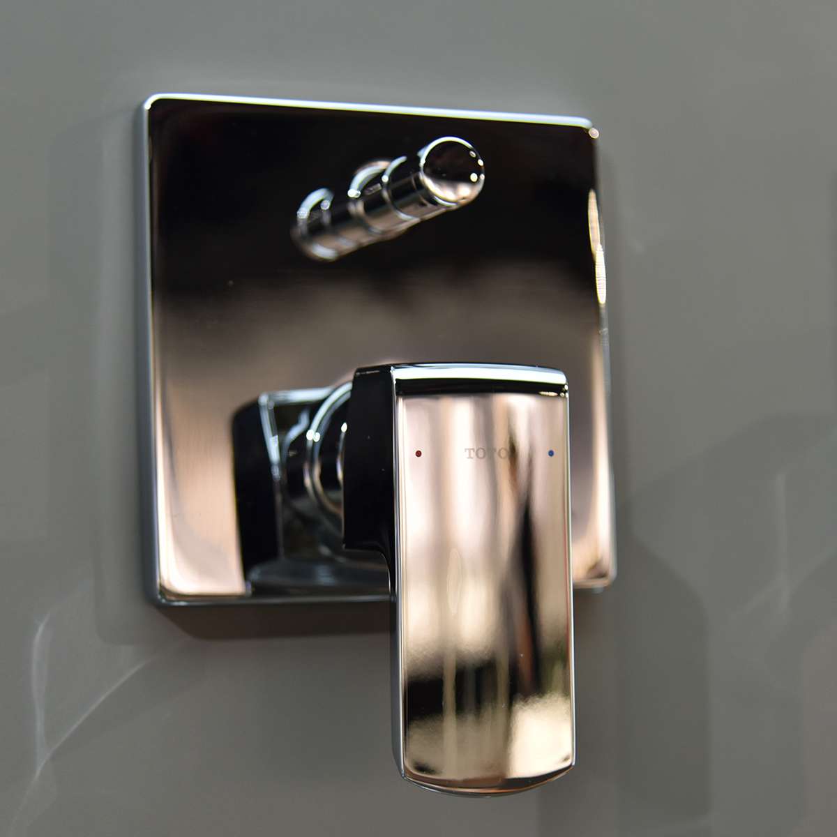 Van điều chỉnh nóng lạnh TOTO TBG02304B/TBN01001B