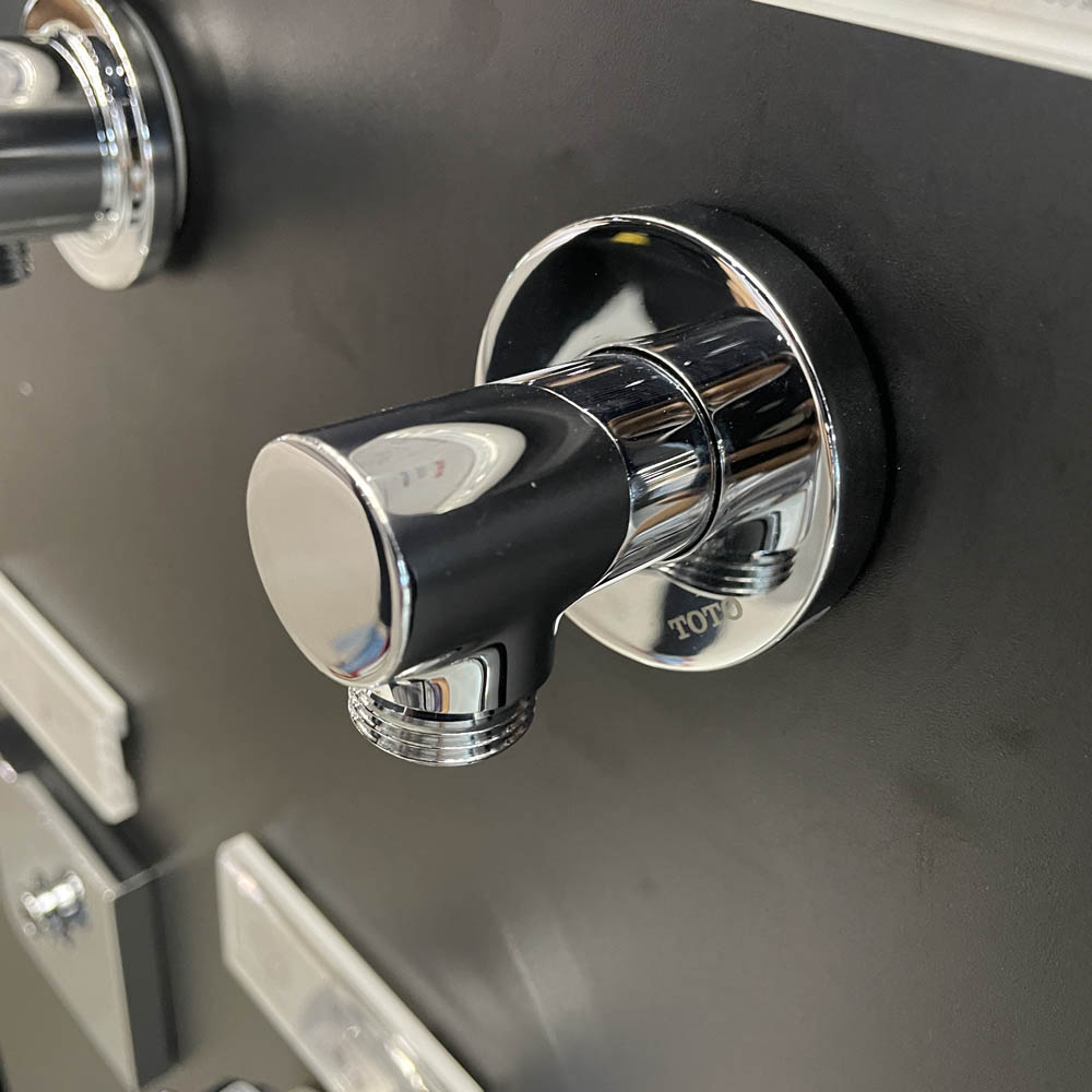 Cút nối tường TOTO TBW01014B