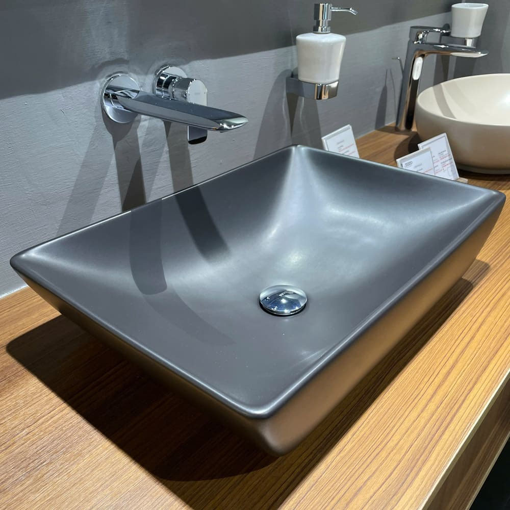 Lavabo đặt bàn TOTO LT1735#MBL màu đen mờ