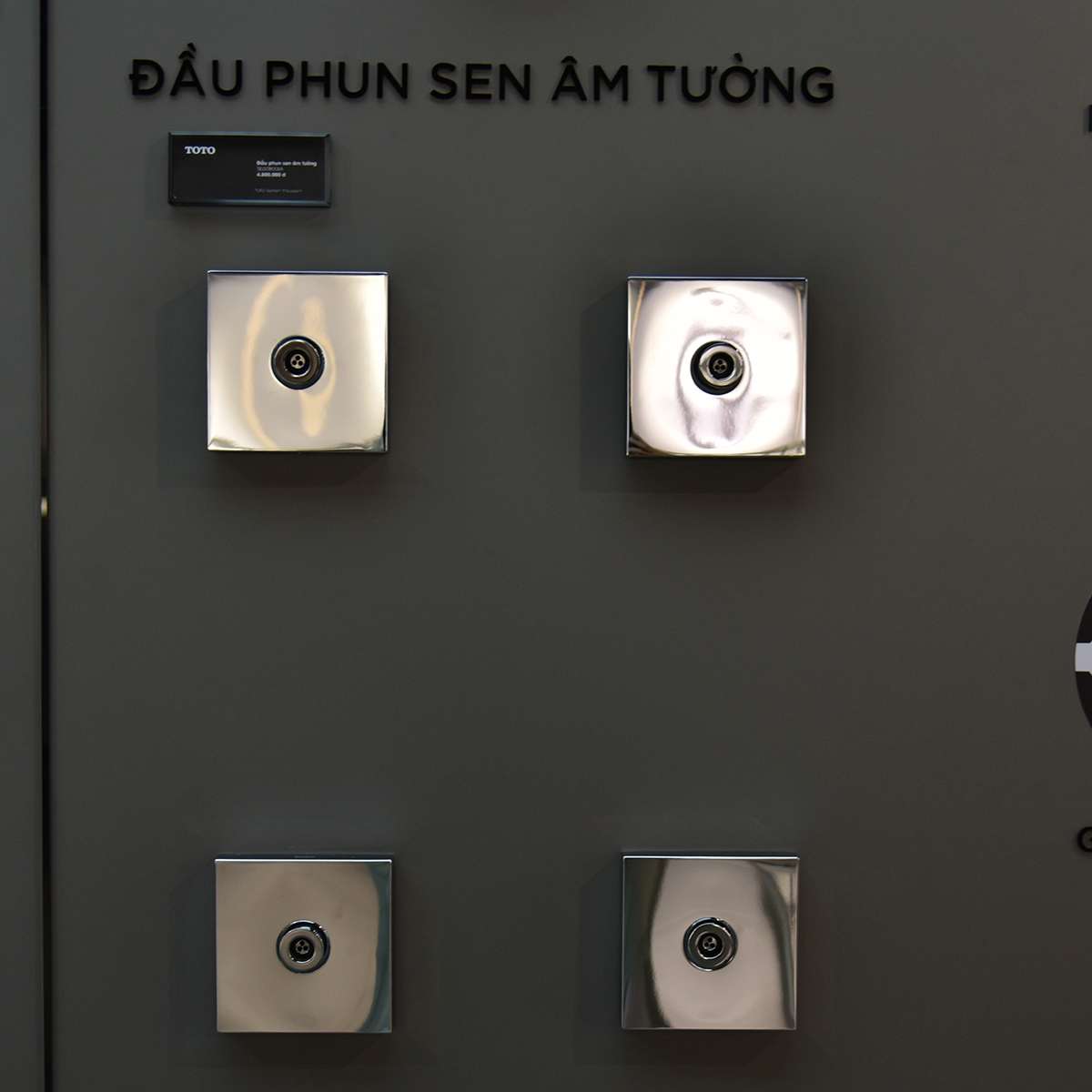 Đầu phun sen âm tường TOTO TBW08008A