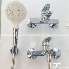 Sen tắm nóng lạnh TOTO TBS03302V/TBW01008A