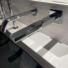 Vòi cảm ứng lavabo TOTO TLE25010A