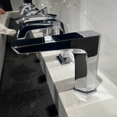 Vòi cảm ứng lavabo TOTO TLE20006A