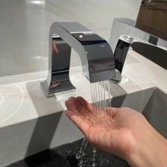 Vòi cảm ứng lavabo TOTO TLE21006A