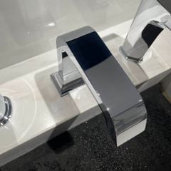 Vòi cảm ứng lavabo TOTO TLE21006A