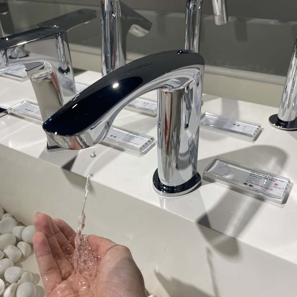 Vòi cảm ứng lavabo TOTO TLE22006A