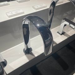 Vòi cảm ứng lavabo TOTO TLE24007V