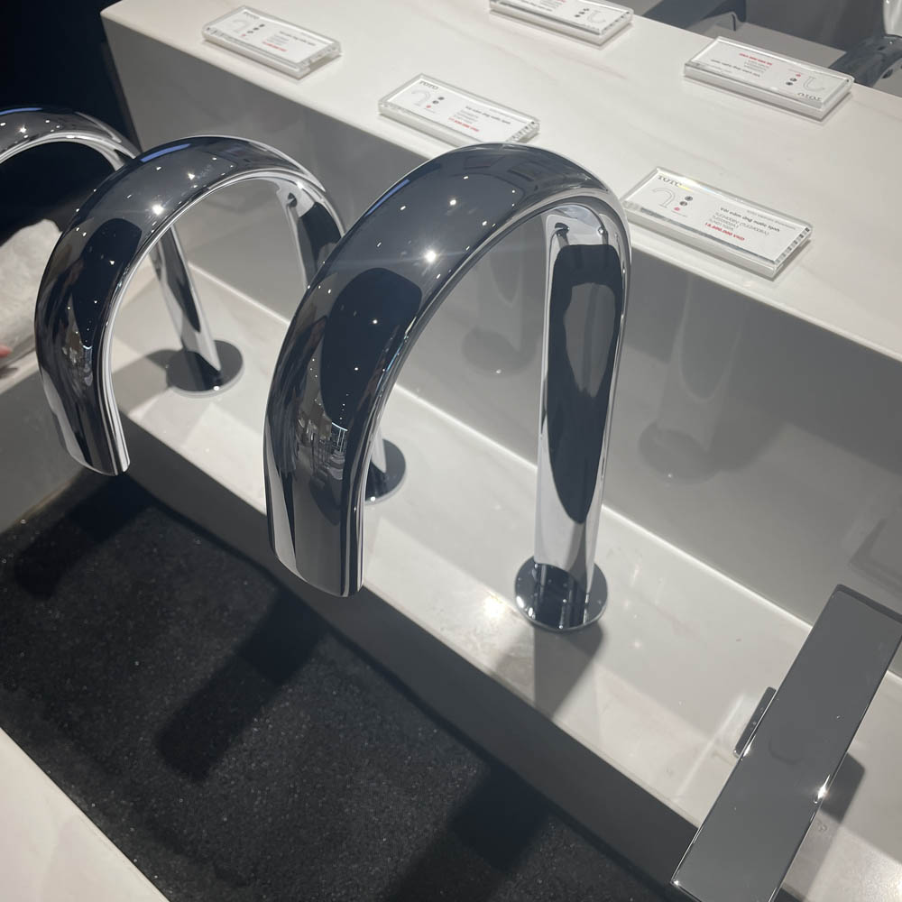 Vòi cảm ứng lavabo TOTO TLE24008A