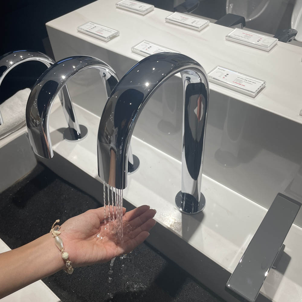 Vòi cảm ứng lavabo TOTO TLE24008A