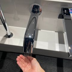 Vòi cảm ứng lavabo TOTO TLE24010A