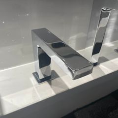 Vòi cảm ứng lavabo TOTO TLE25006V