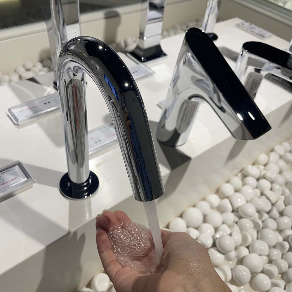 Vòi cảm ứng lavabo TOTO TLE26006V