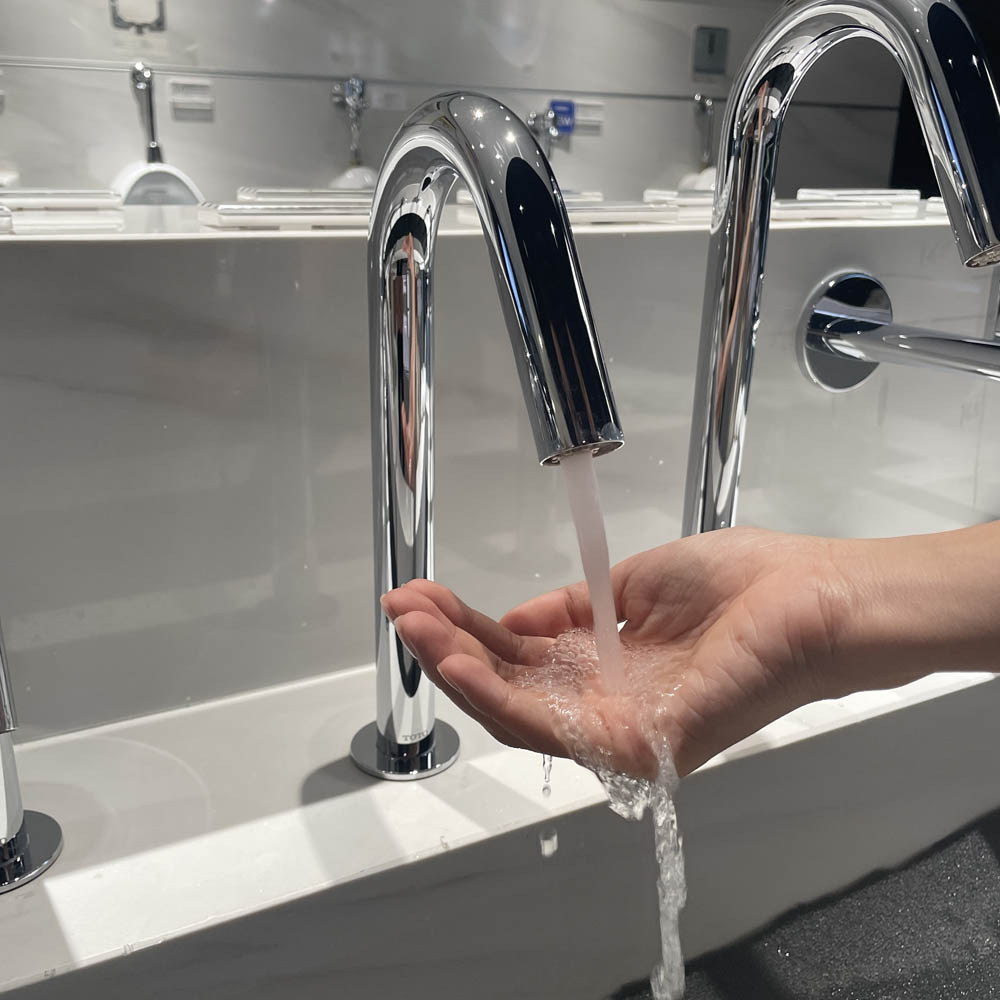 Vòi cảm ứng lavabo TOTO TLE26007A