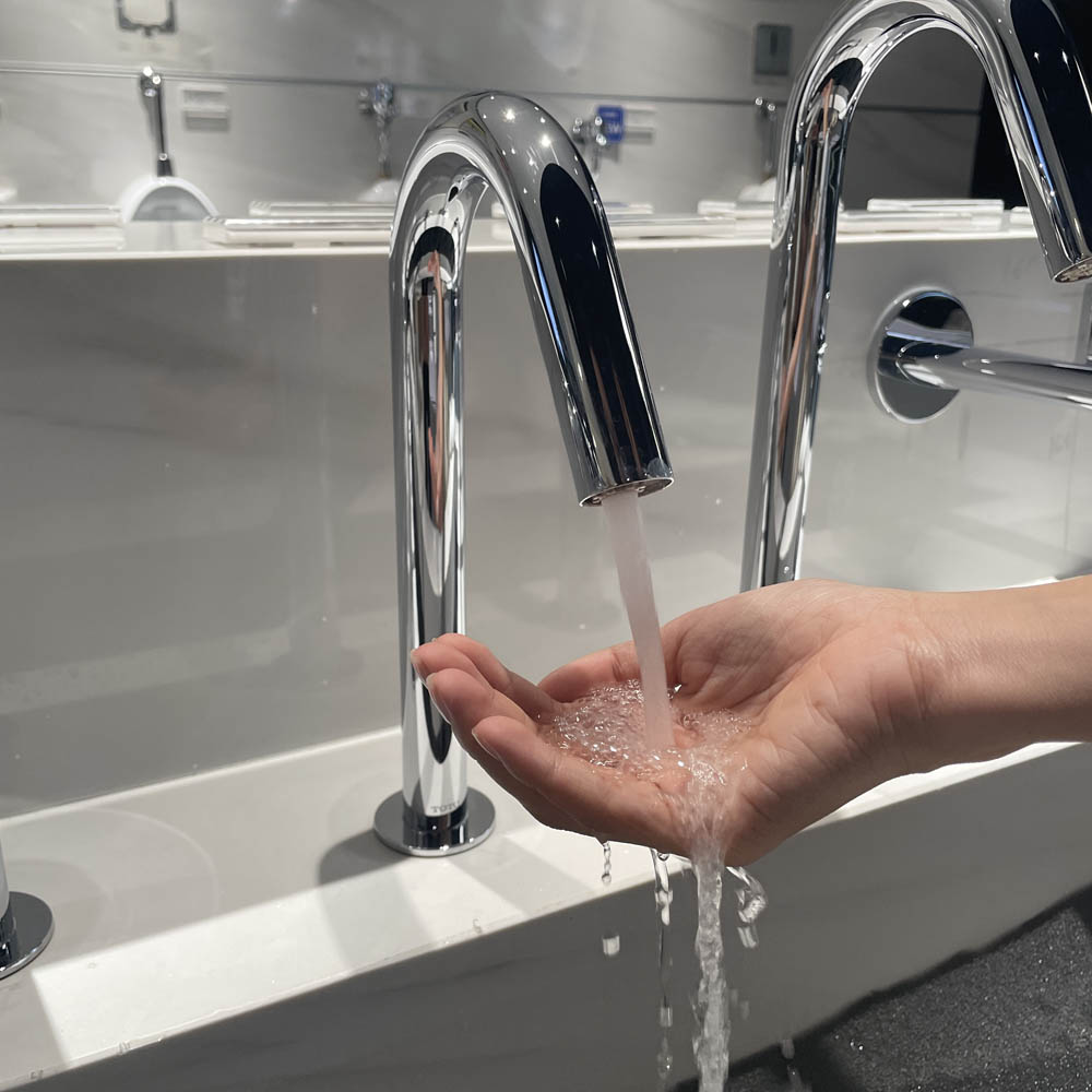 Vòi cảm ứng lavabo TOTO TLE26007A