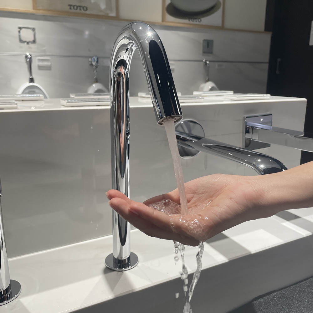 Vòi cảm ứng lavabo TOTO TLE26008A