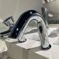 Vòi cảm ứng lavabo TOTO TLE28002A