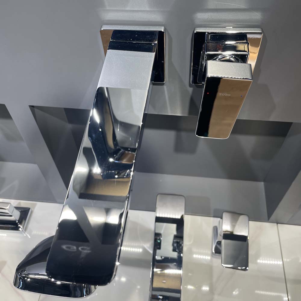 Vòi chậu gắn tường TOTO TLG07308BB (Mã cũ TLG07308B)