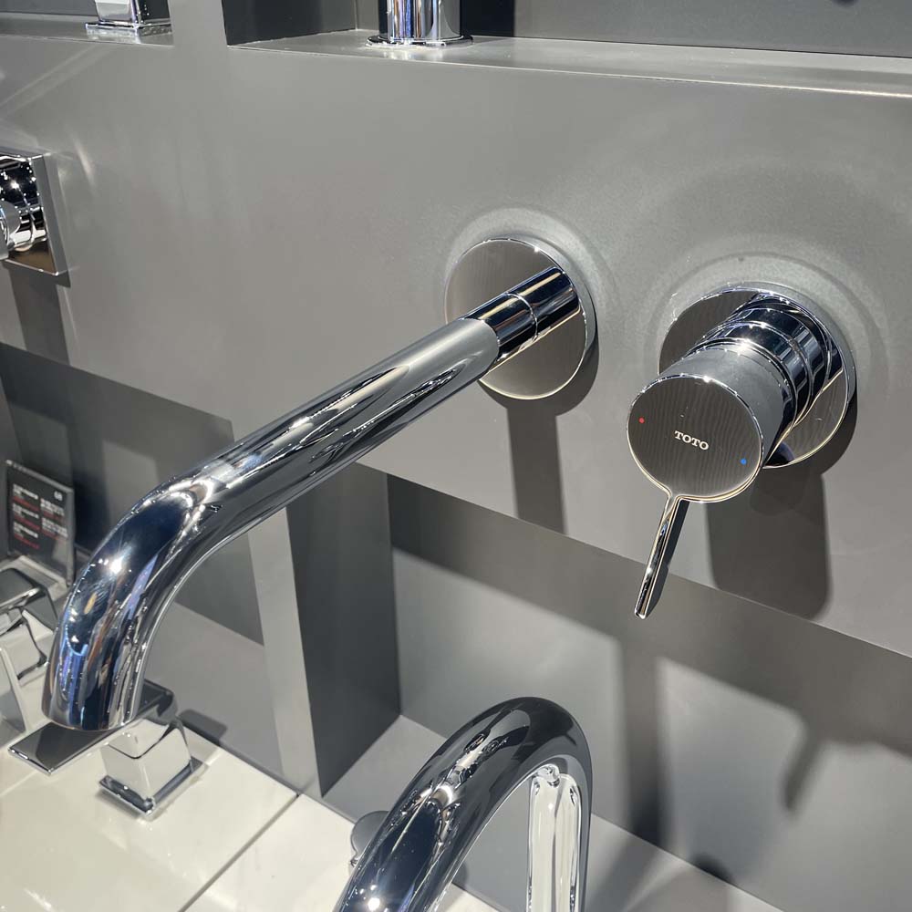 Vòi chậu gắn tường TOTO TLG11308B