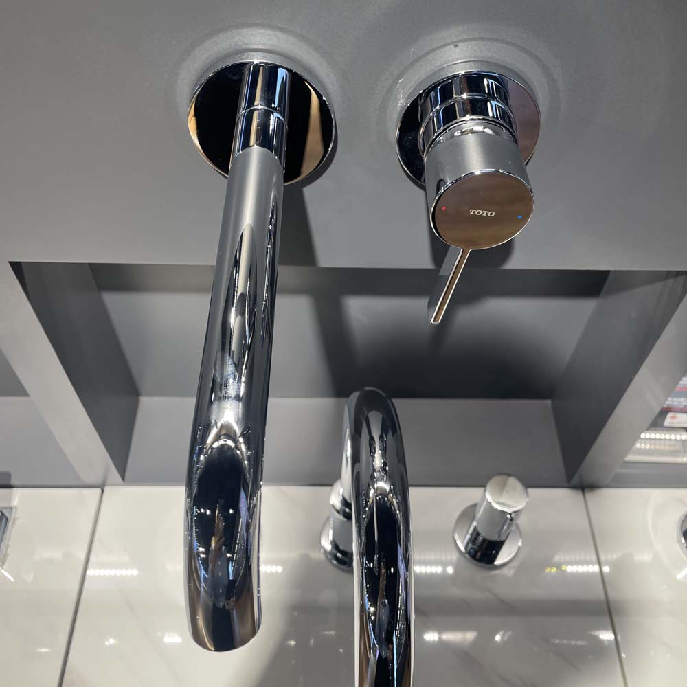 Vòi chậu gắn tường TOTO TLG11308B