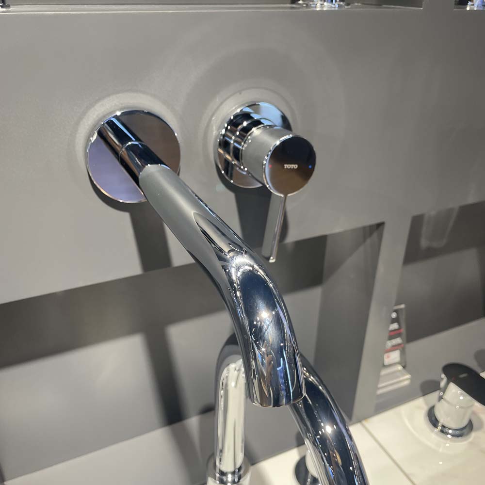 Vòi chậu gắn tường TOTO TLG11308B