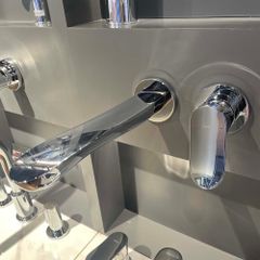 Vòi chậu gắn tường TOTO TLG01311BB (TLG01311B)