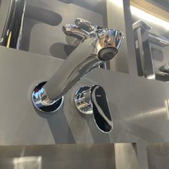 Vòi chậu gắn tường TOTO TLG01311BB (TLG01311B)