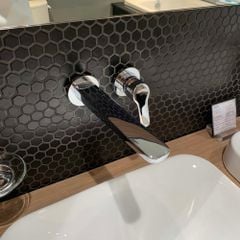 Vòi chậu gắn tường TOTO TLG03308B (Vòi dài)