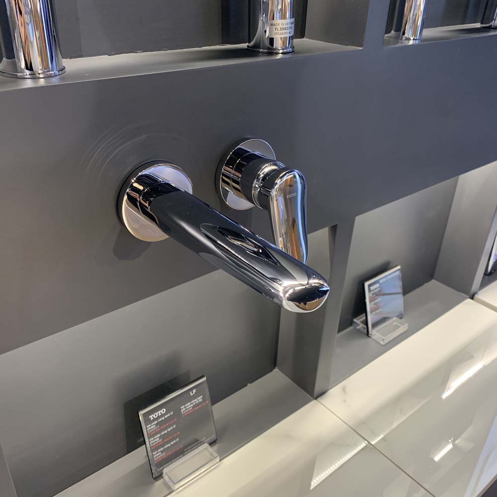 Vòi chậu gắn tường TOTO TLS04308B (Vòi ngắn)
