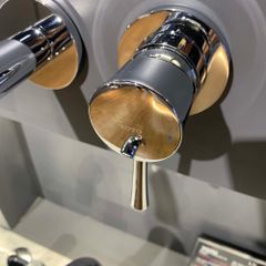 Vòi chậu gắn tường TOTO TLS02308B (Vòi dài)