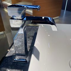 Vòi rửa mặt lavabo TOTO TLG08303V