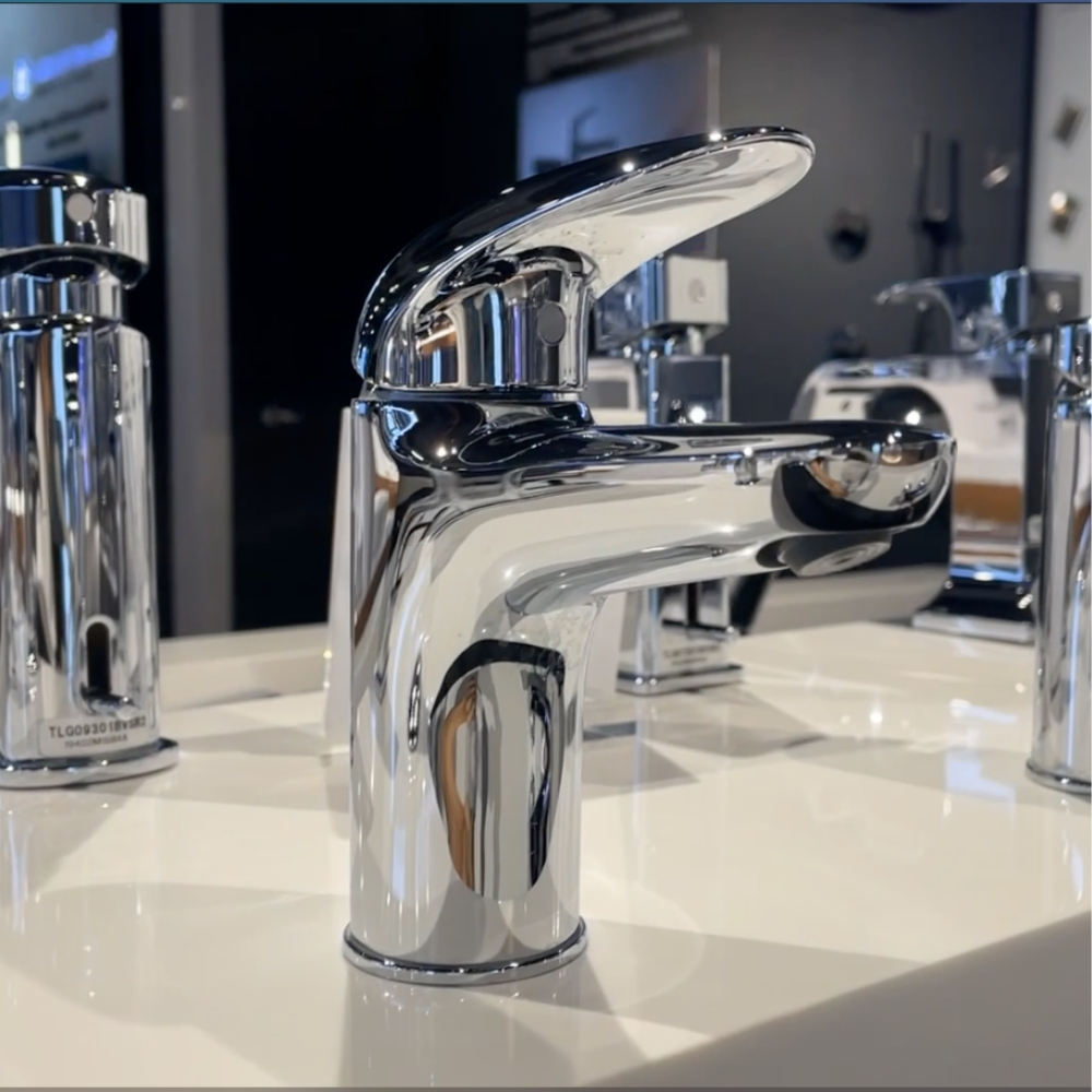 Vòi rửa mặt lavabo TOTO TLS03301V