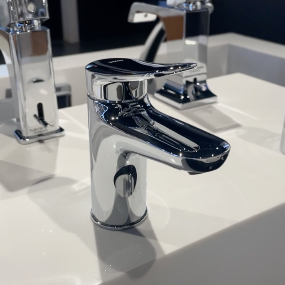 Vòi rửa mặt lavabo TOTO TLS04301V