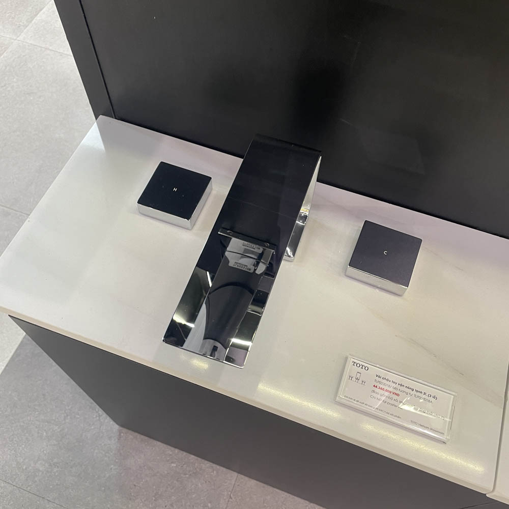 Vòi lavabo 3 lỗ TOTO TLP02201BA (Mã cũ TLP02201B)