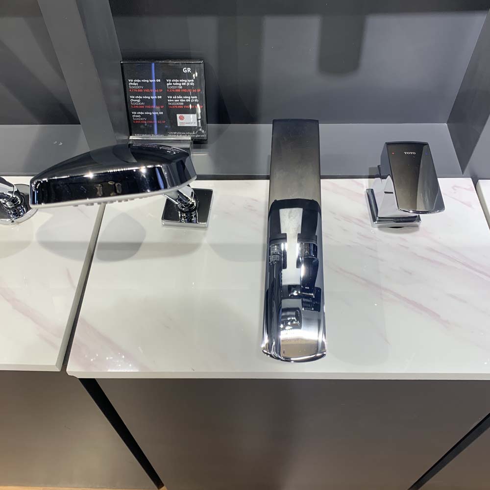 Vòi sen xả bồn tắm TOTO TBG02305B 3 lỗ