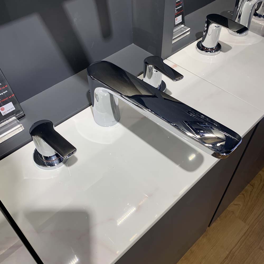 Vòi xả bồn tắm TOTO TBG03201BA (TBG03201B) 3 lỗ