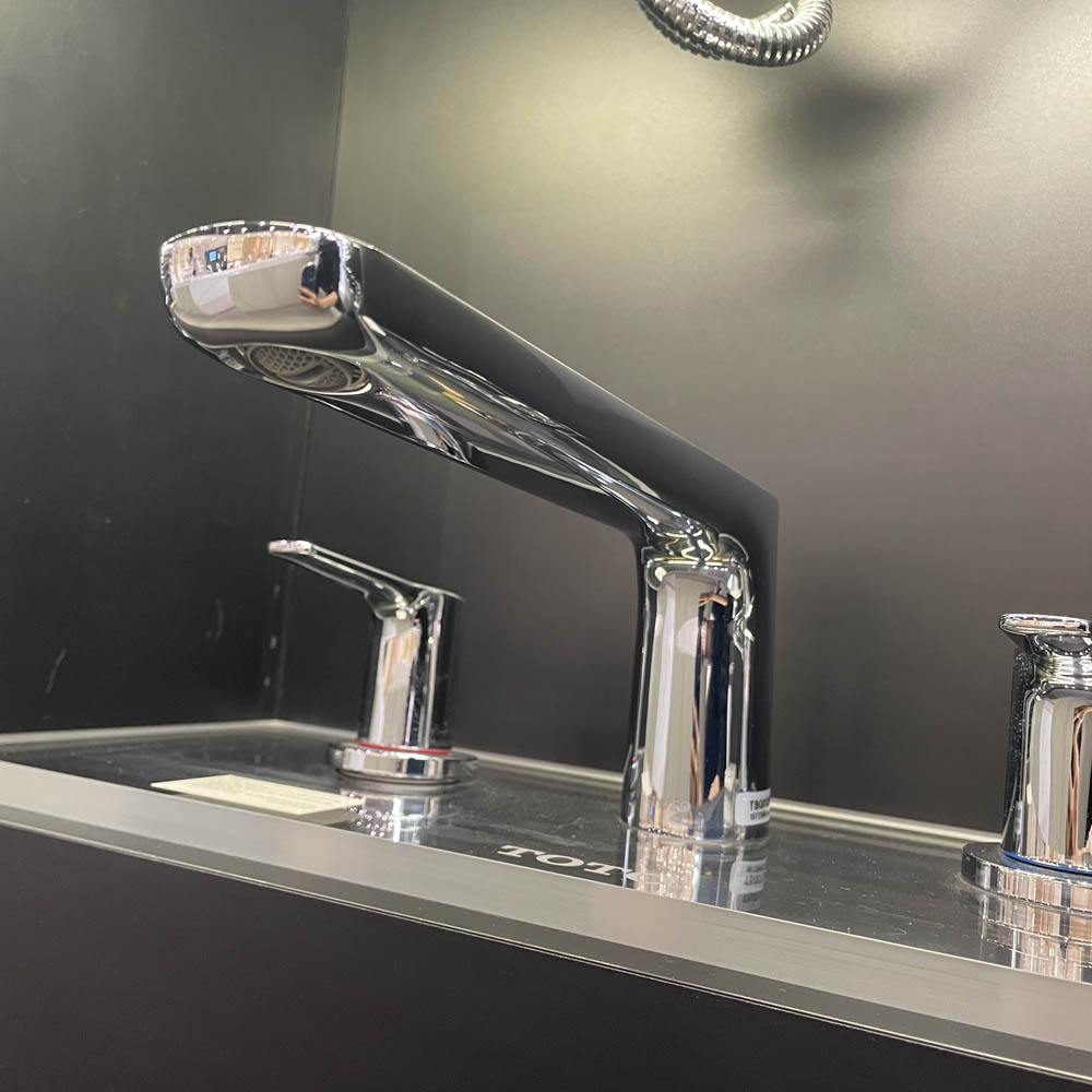 Vòi xả bồn tắm TOTO TBG03201BA (TBG03201B) 3 lỗ