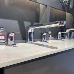 Vòi xả bồn tắm TOTO TBG03201BA (TBG03201B) 3 lỗ