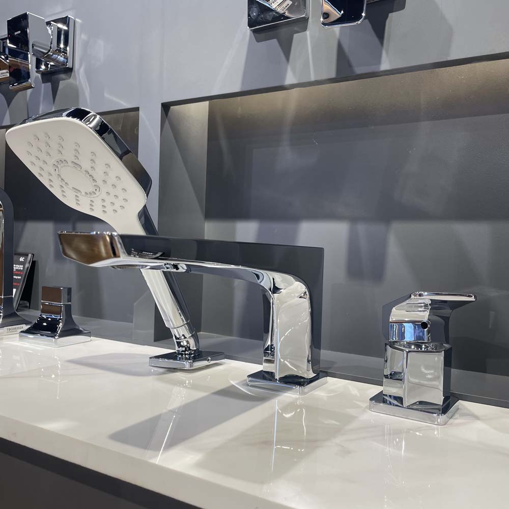 Vòi xả bồn tắm TOTO TBG07305AA 3 lỗ (TBG07305A)