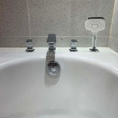 Vòi sen xả bồn tắm TOTO TBG02202BB 4 lỗ (TBG02202B)