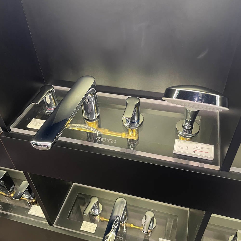 Vòi sen xả bồn tắm TOTO TBG03202BA 4 lỗ (TBG03202B)