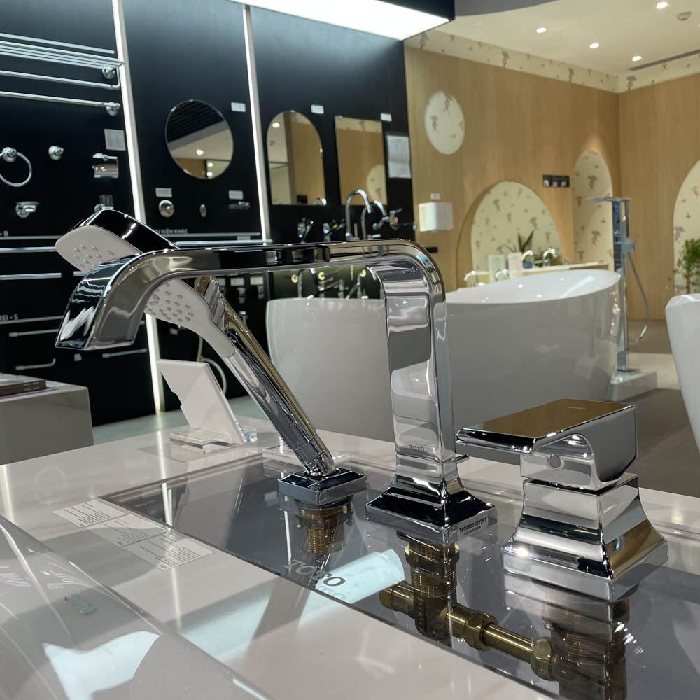 Vòi sen xả bồn tắm TOTO TBG08305AA (TBG08305A) 3 lỗ