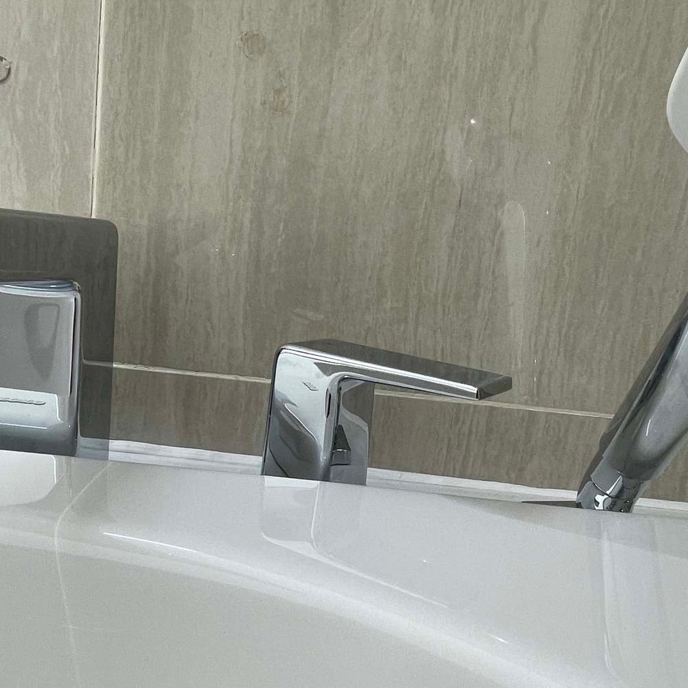 Vòi sen xả bồn tắm TOTO TBG10202A 4 lỗ