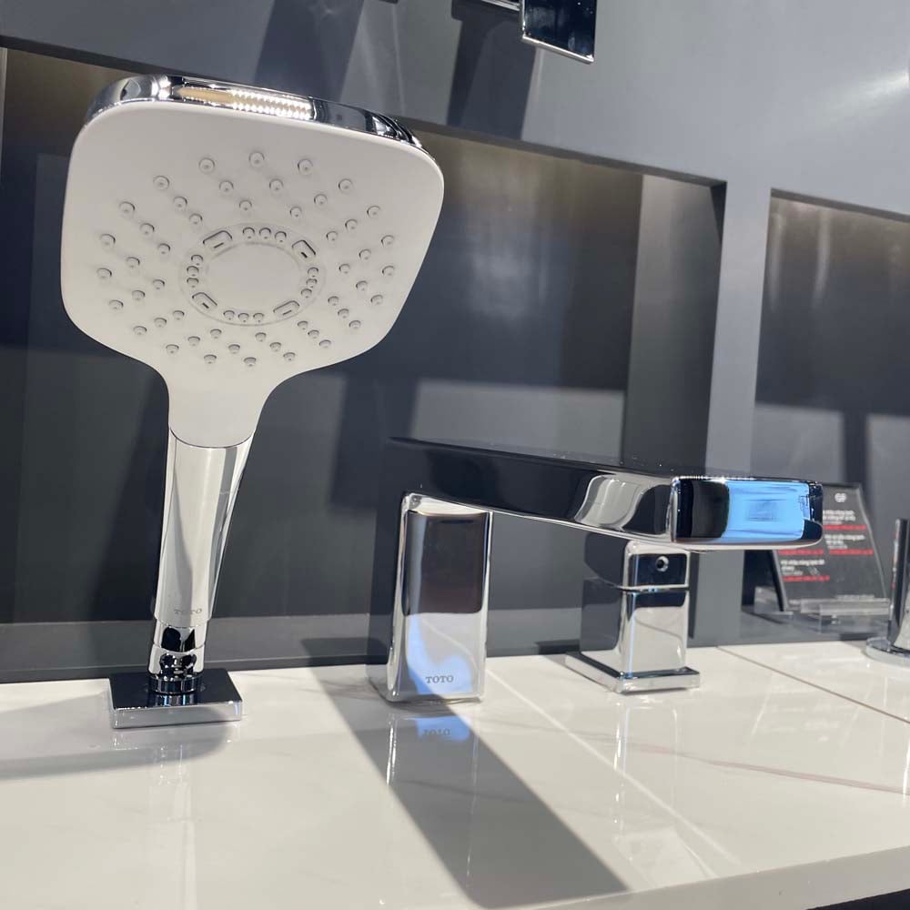 Vòi sen xả bồn tắm TOTO TBG10305AA 3 lỗ (mã cũ TBG10305A)