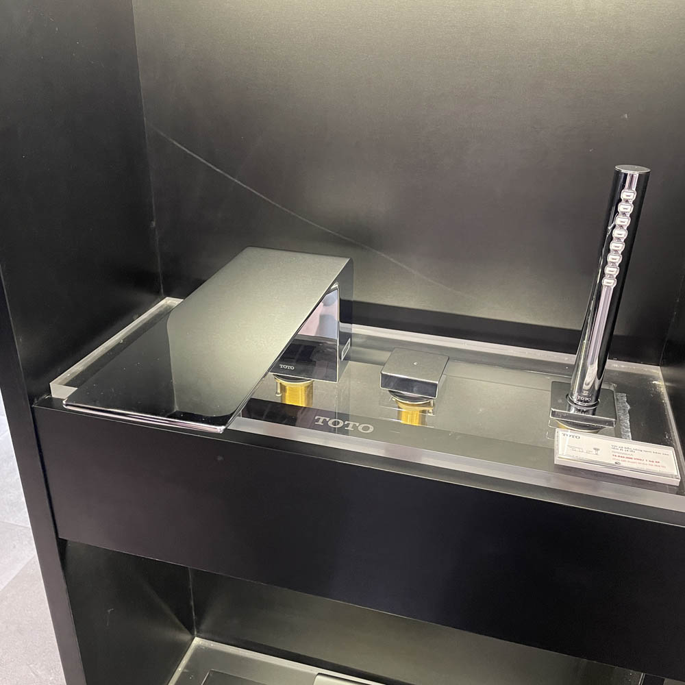 Vòi sen xả bồn tắm TOTO TBP02202A 4 lỗ