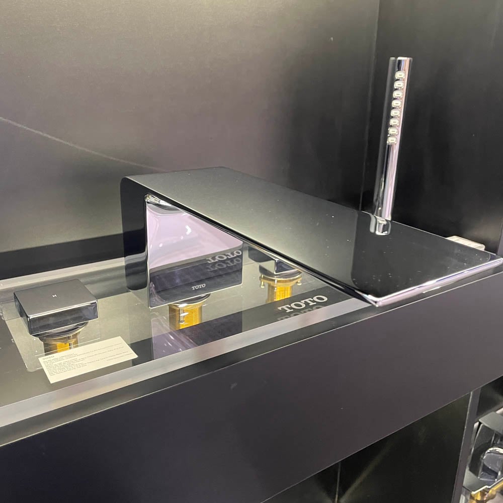 Vòi sen xả bồn tắm TOTO TBP02202A 4 lỗ