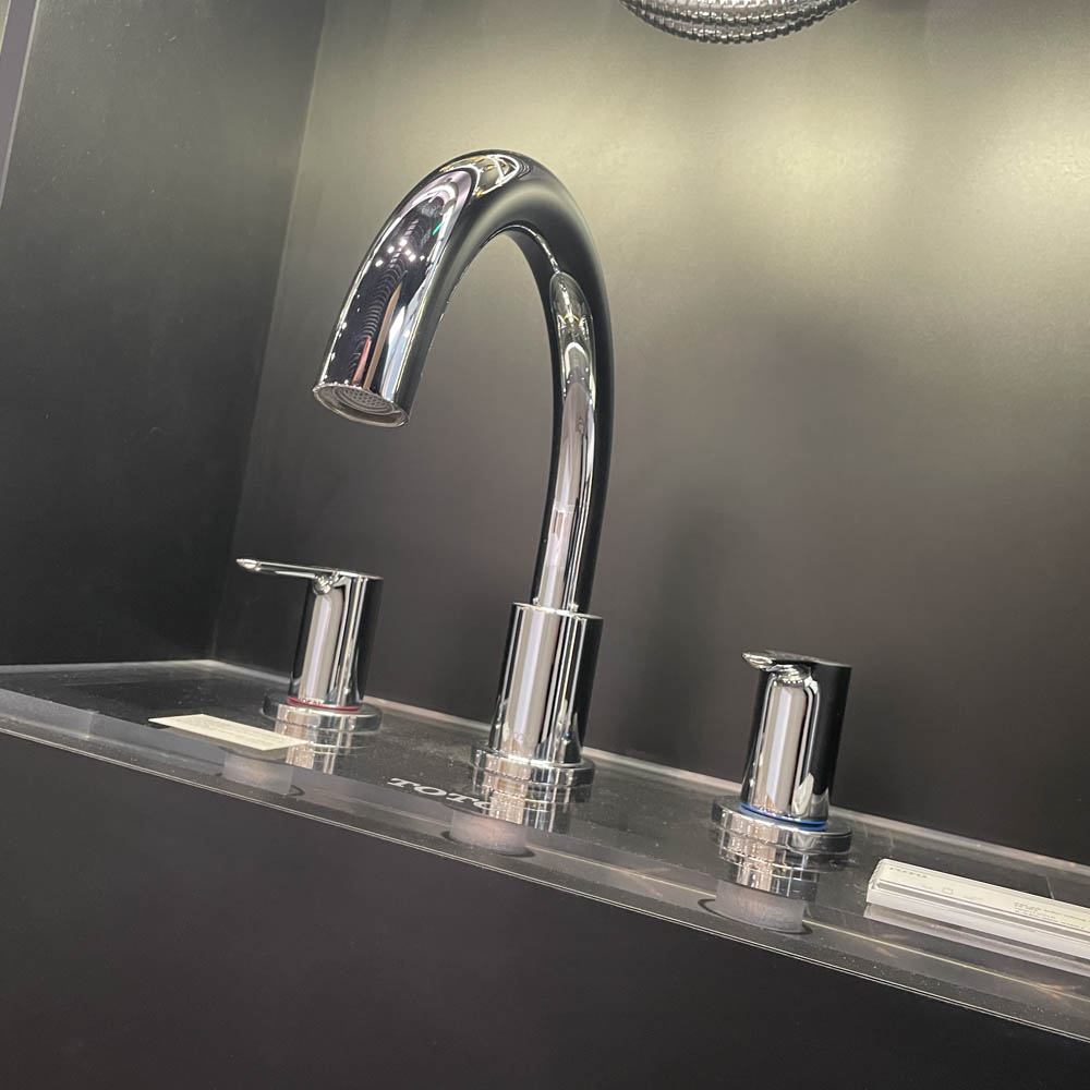 Vòi xả bồn tắm TOTO TBS01201B 3 lỗ