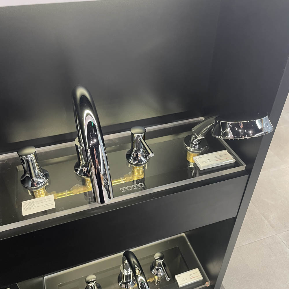 Vòi sen xả bồn tắm TOTO TBS02202BA (TBS02202B) 4 Lỗ